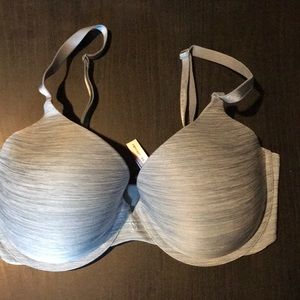 Victoria’s Secret T-shirt bra 34DD